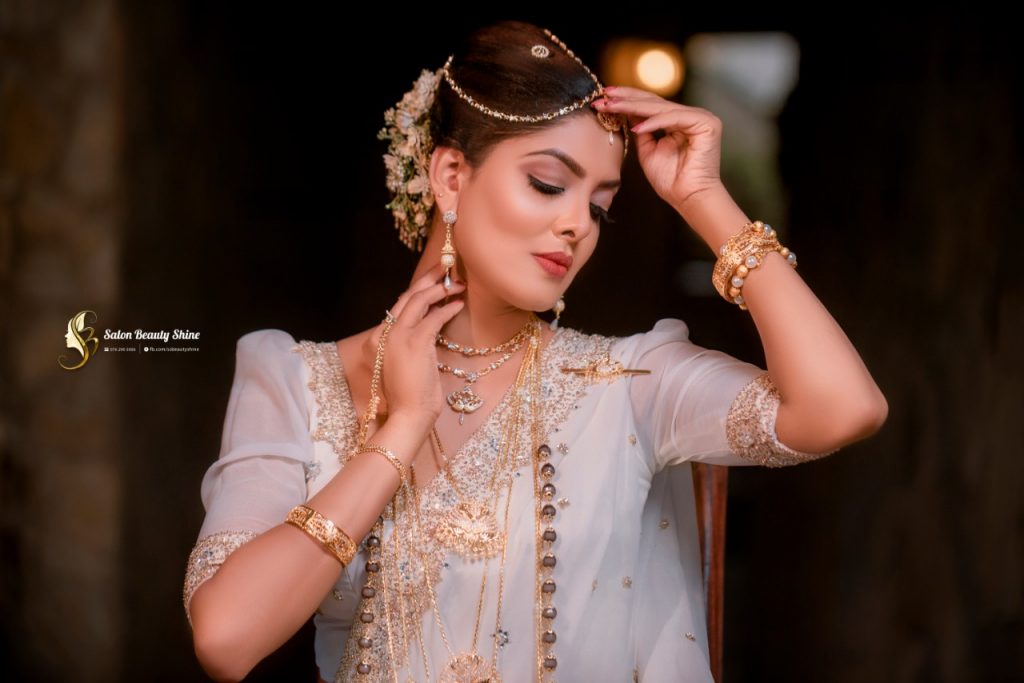 Modern kandyan cheap bridal dressing